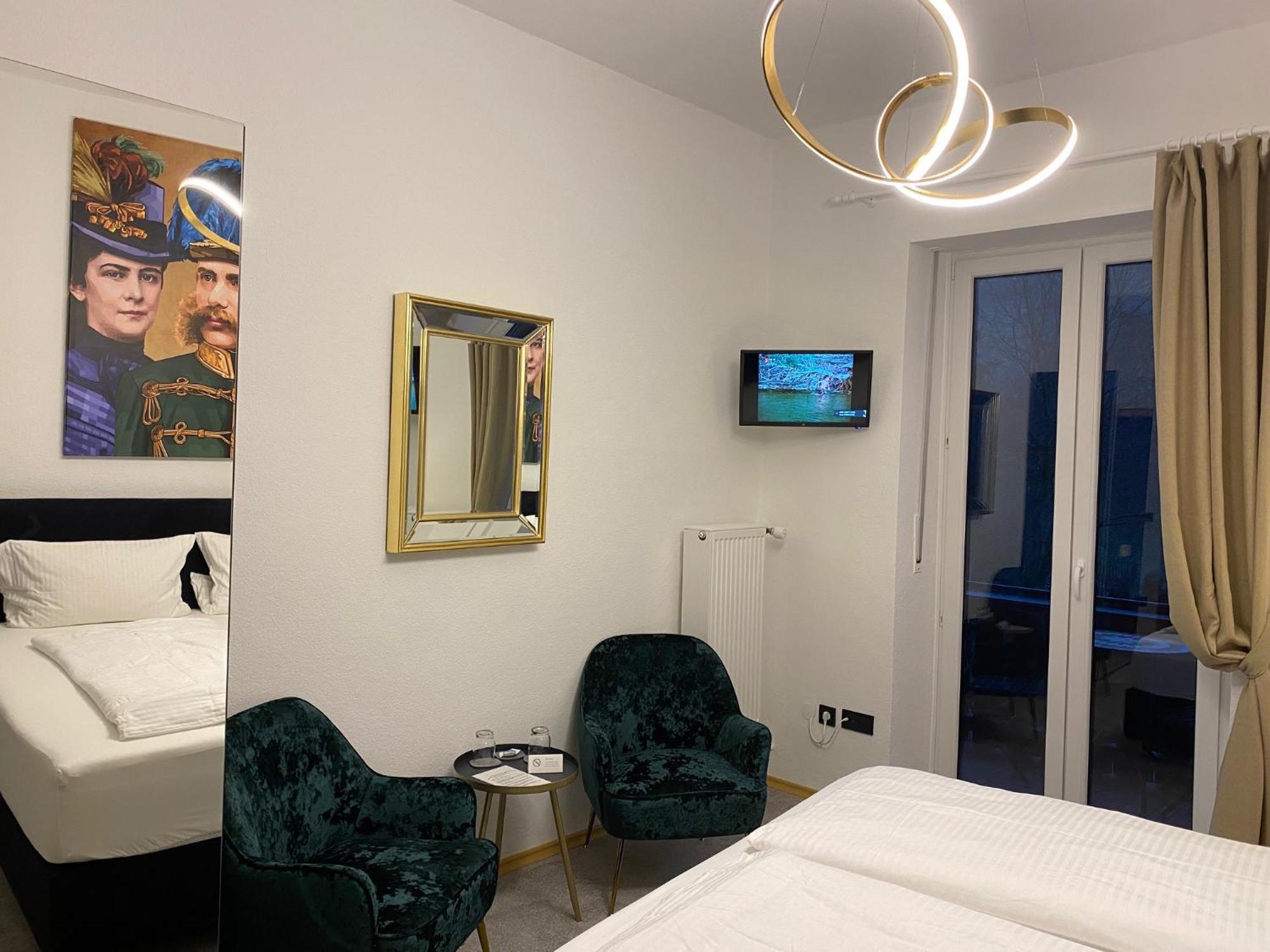 Hotel Und Frech *